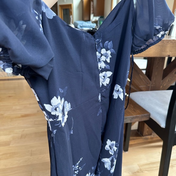 Le chateau xsmall dress. NWT - Picture 3 of 3